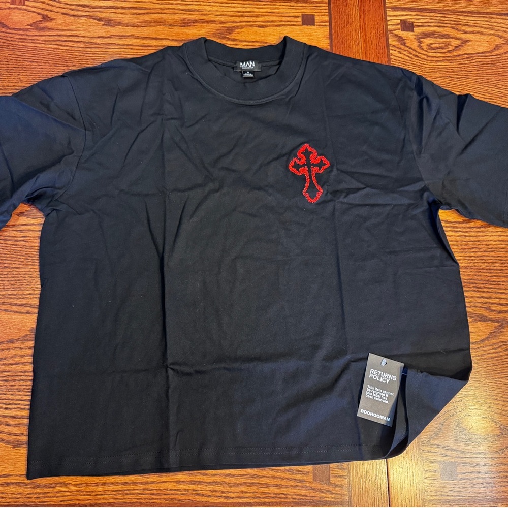 BoohooMAN - Black Tee with Red Cross Embroidery - Mens Size XL